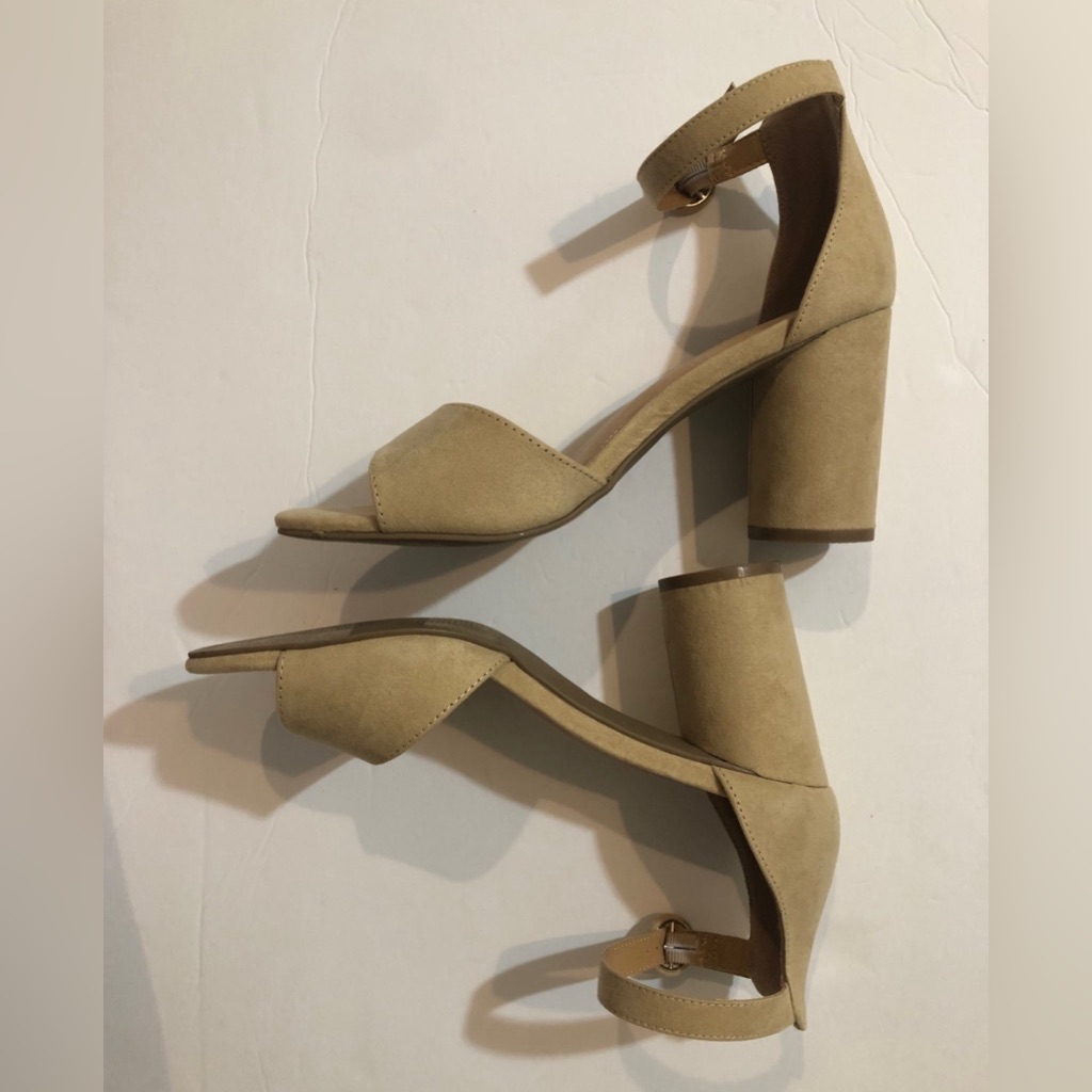 Elegant Tan Block Heel Sandals